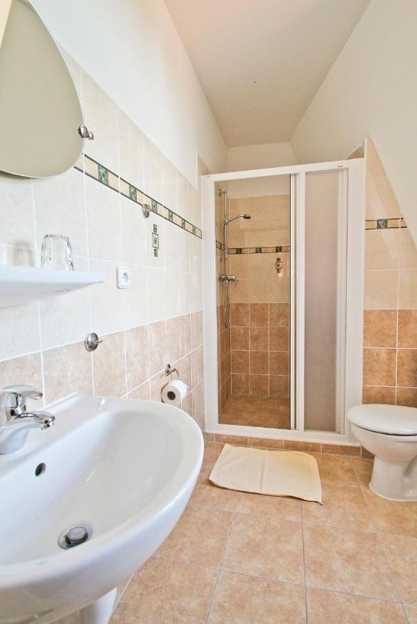 Hotel Cisar Ferdinand Loket Rom bilde