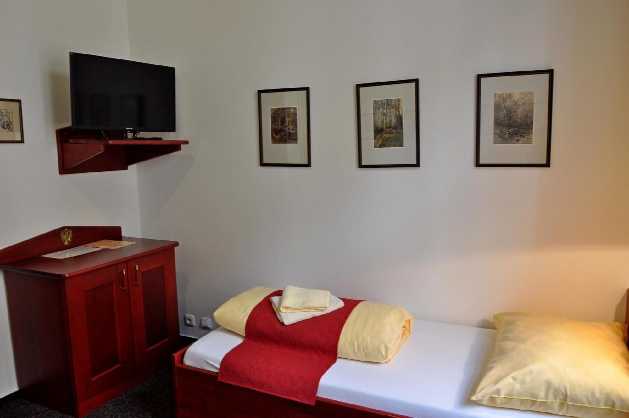Hotel Cisar Ferdinand Loket Rom bilde